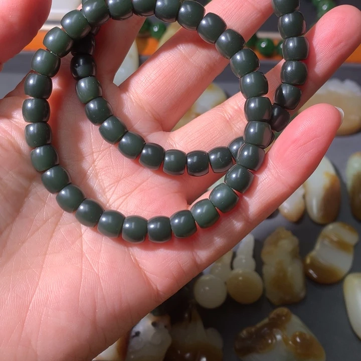 和田玉颈饰未镶嵌皮***生