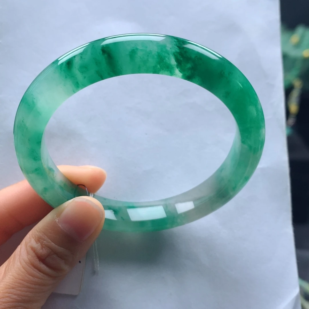 未镶嵌手镯石英质玉