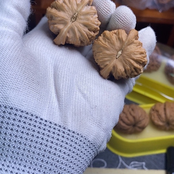 文玩核桃把件三角白
