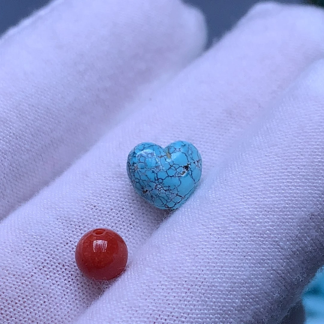 摘***香未镶嵌南红玛瑙珠宝奇石