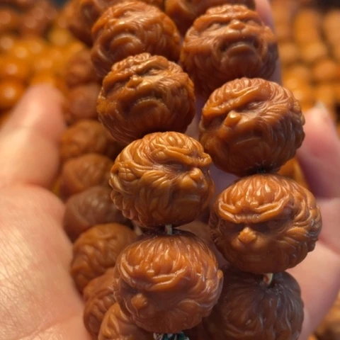 手串猴头核桃蝶**影舞台