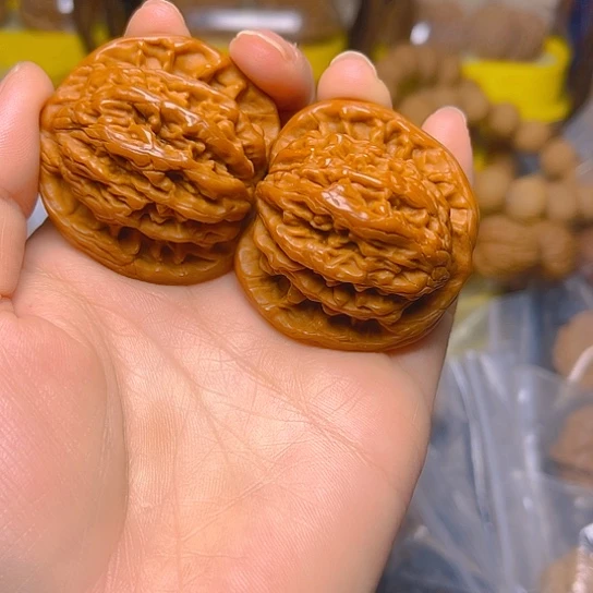 文玩核桃吊坠麦虎