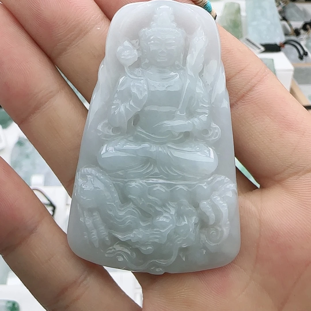 彭***。翡翠未镶嵌颈饰翡翠