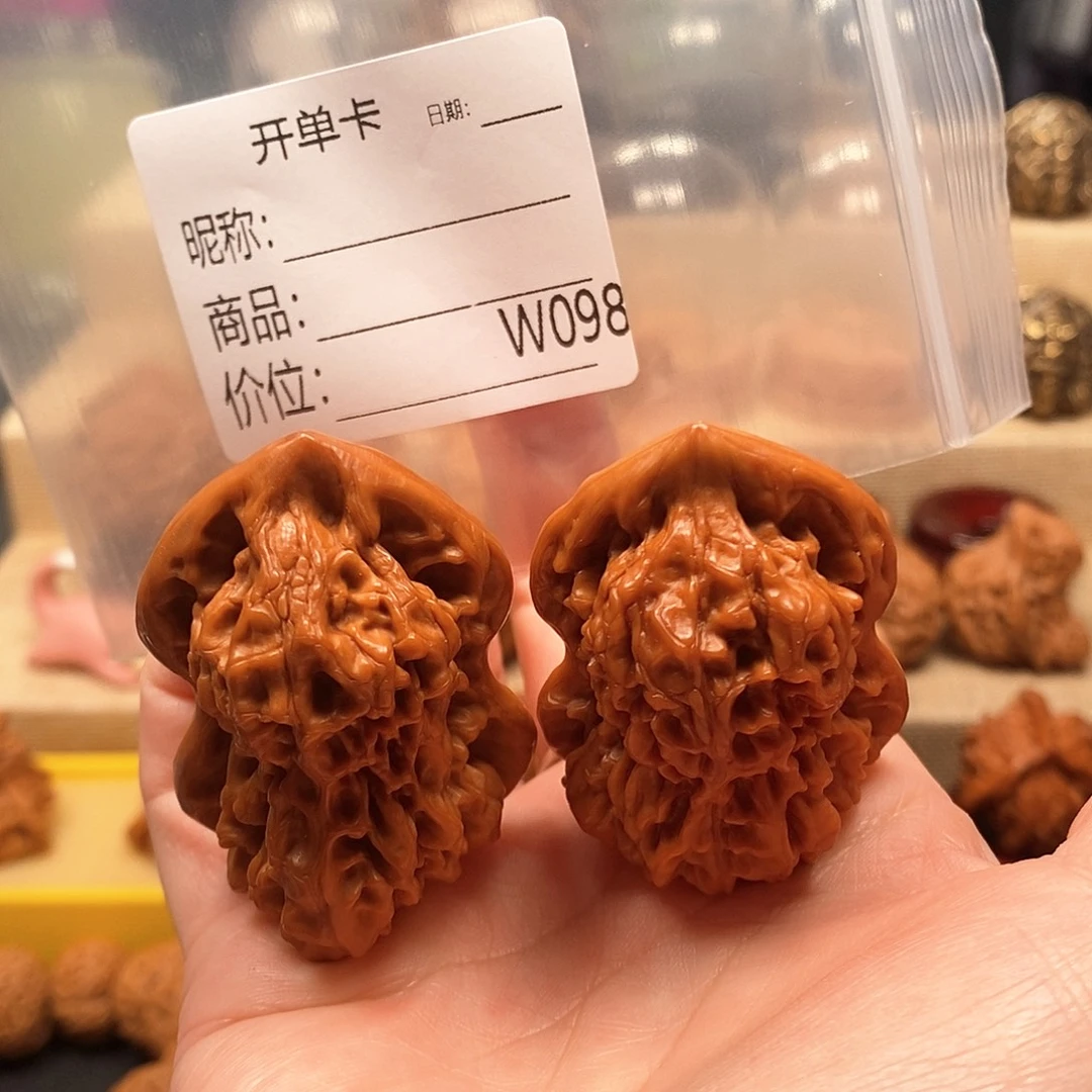 吐***泡把件文玩核桃精品课程的教学与研究工作者