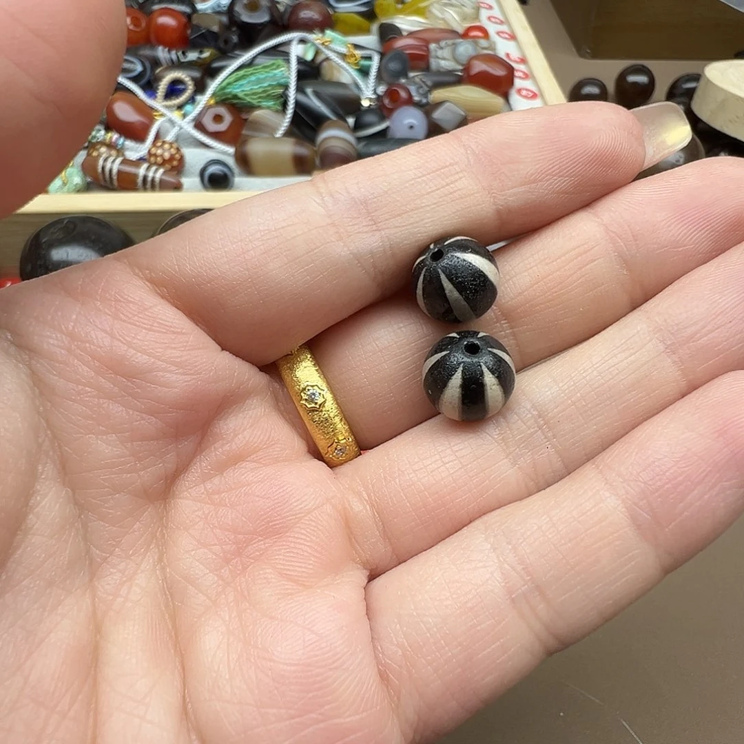 卛***呼未镶嵌玛瑙/玉髓珠宝半成品