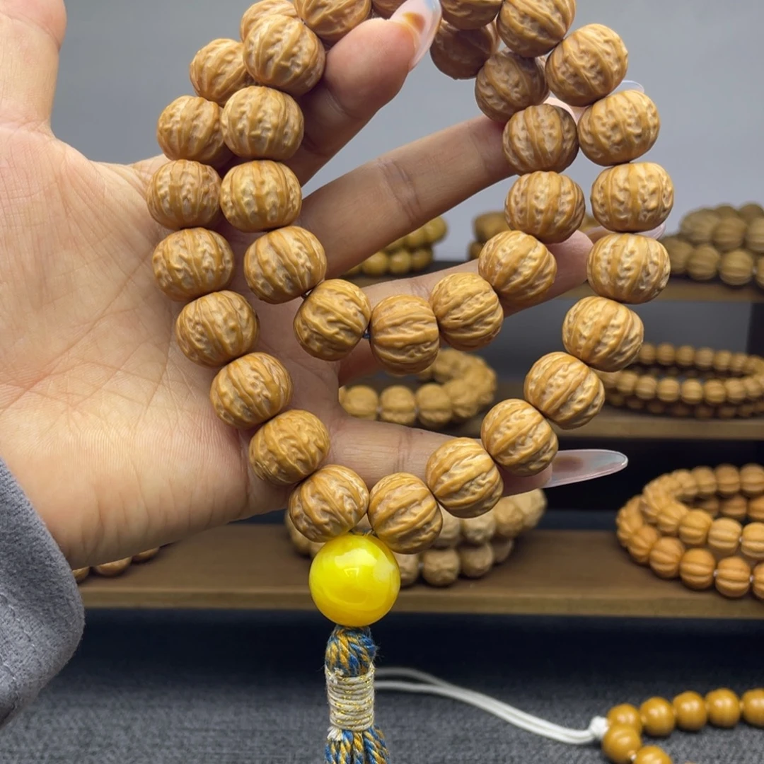 猴头核桃手串手持