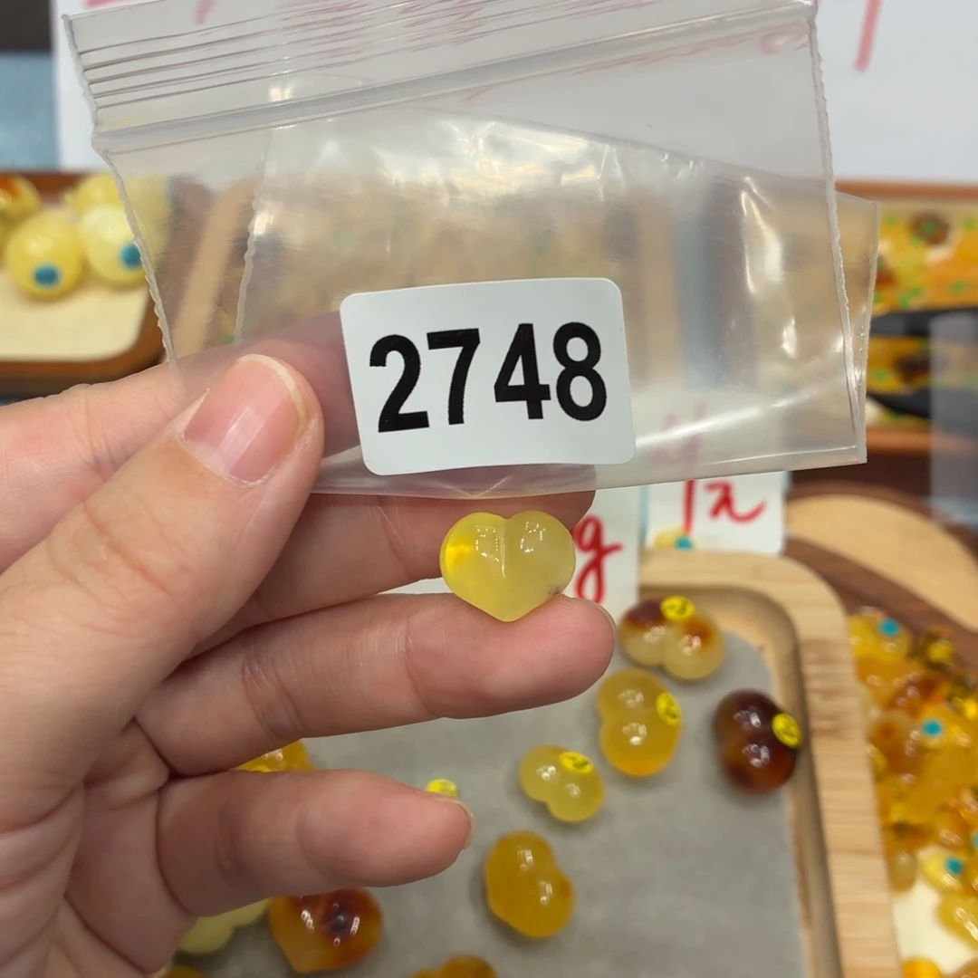 琥珀未镶嵌珠宝奇石