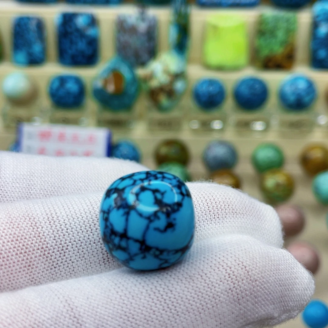 未镶嵌绿松石颈饰