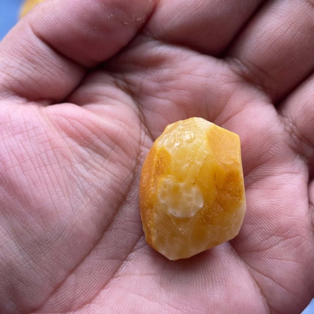 ア***。定制琥珀未镶嵌蜜蜡定制