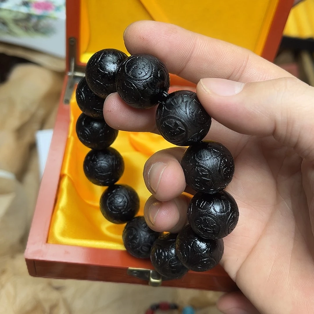 大叶紫檀（黑酸枝木类）