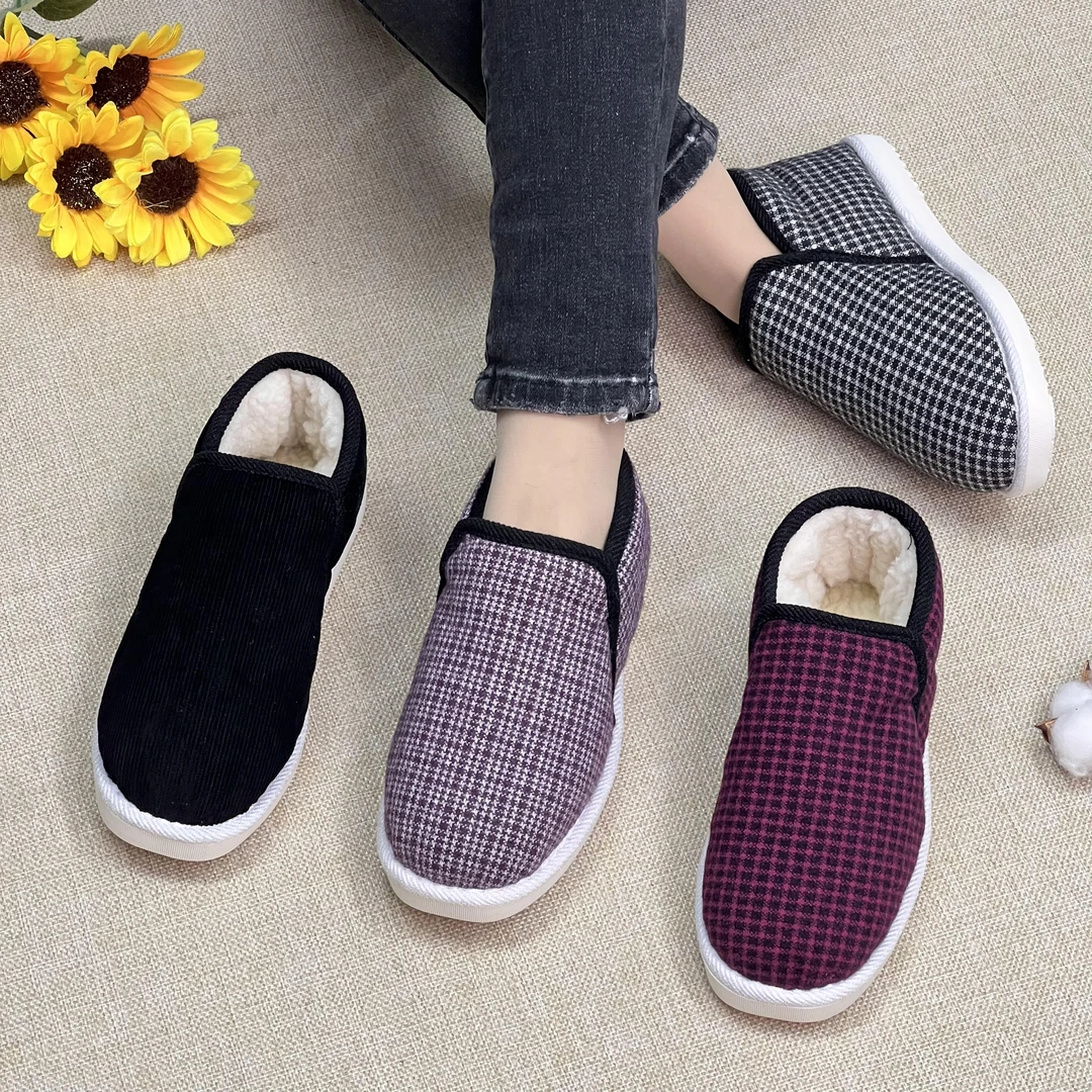 2025冬季新款保暖加绒加厚居家防水外穿情侣软底中老年手工棉鞋