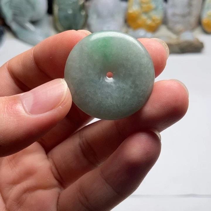 翡翠未镶嵌颈饰扣子9