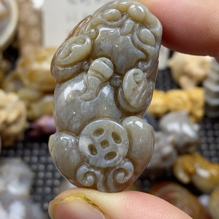 颈饰未镶嵌硅化珊瑚（珊瑚玉）