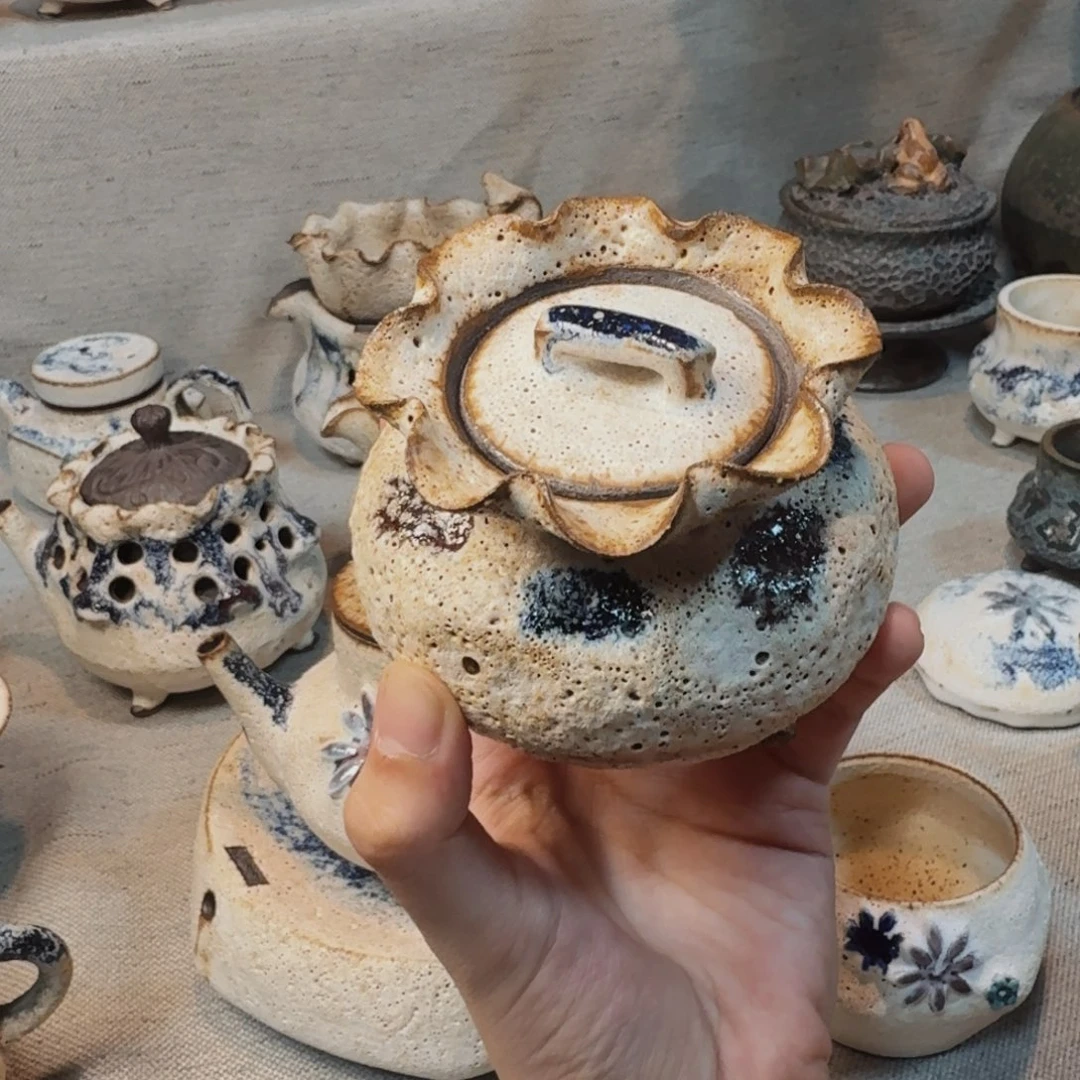 粉引茶叶罐一个捏花盖