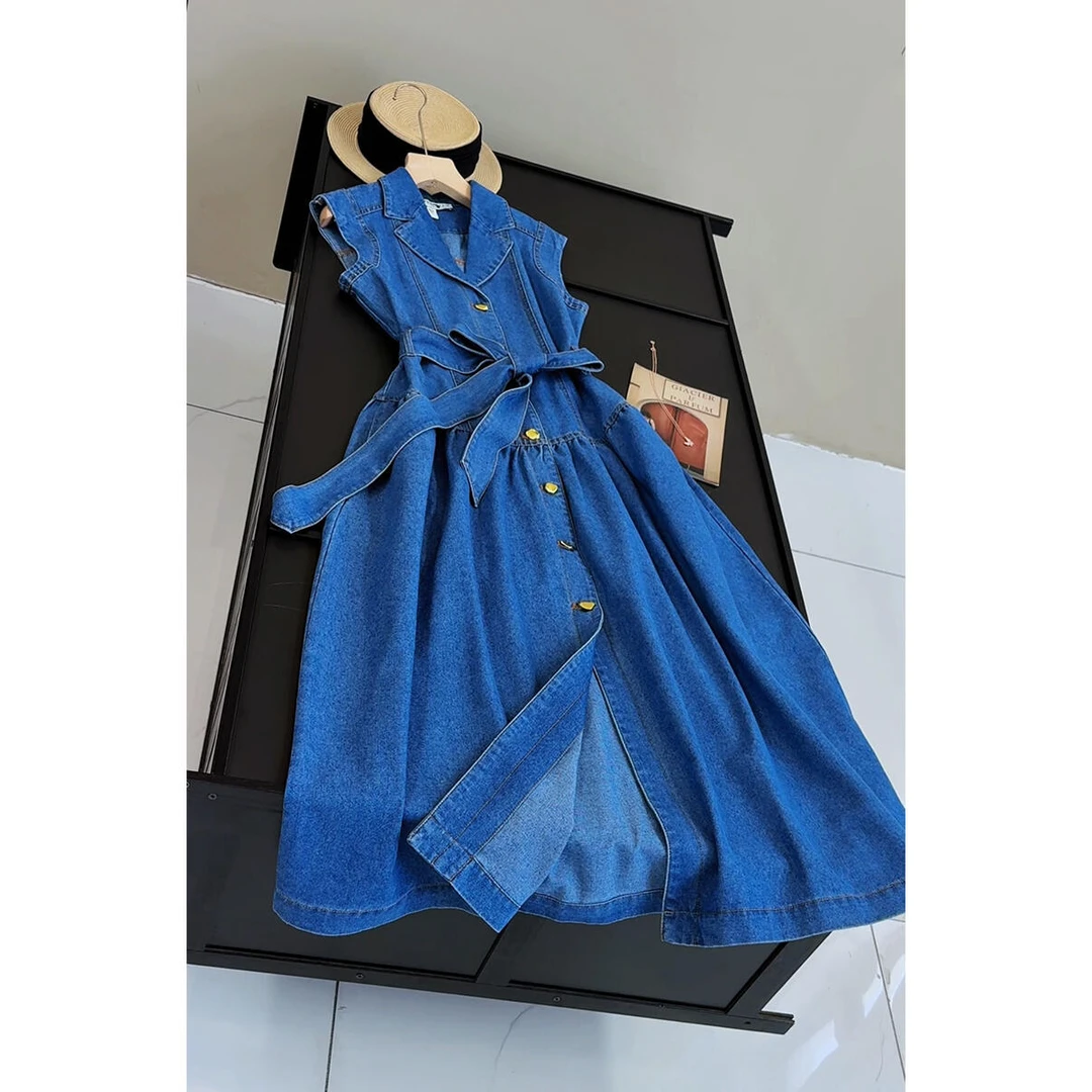 轻奢高级感气质无袖蓝色牛仔连衣裙女2025夏季新款今年流行爆款