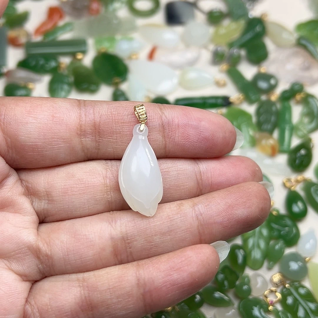 和田玉玉吊坠18K金镶嵌