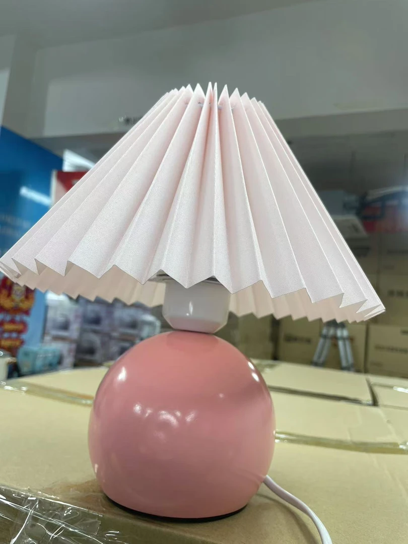 Q821台灯网红北欧ins风少女温馨小夜灯高端百褶卧室床头灯台灯