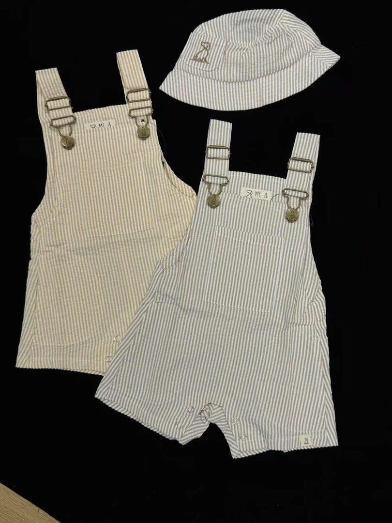 英单伦敦小狗双色背带裤哈衣