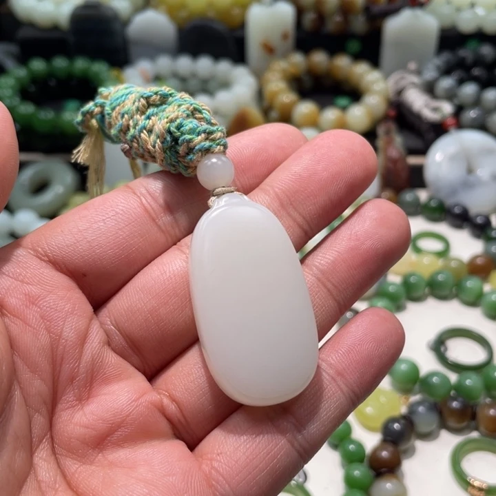 和田玉未镶嵌手串