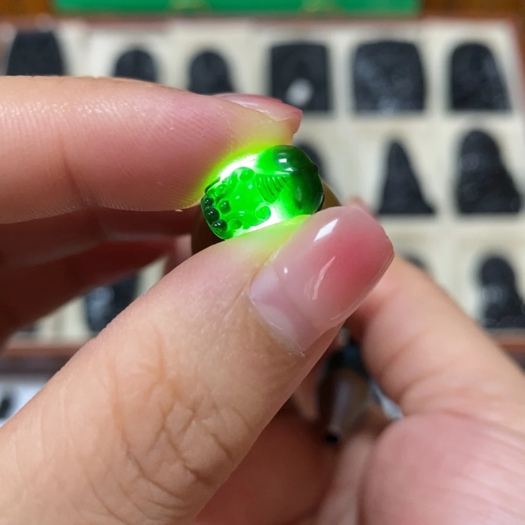 翡翠未镶嵌吊坠(不含链)翡翠