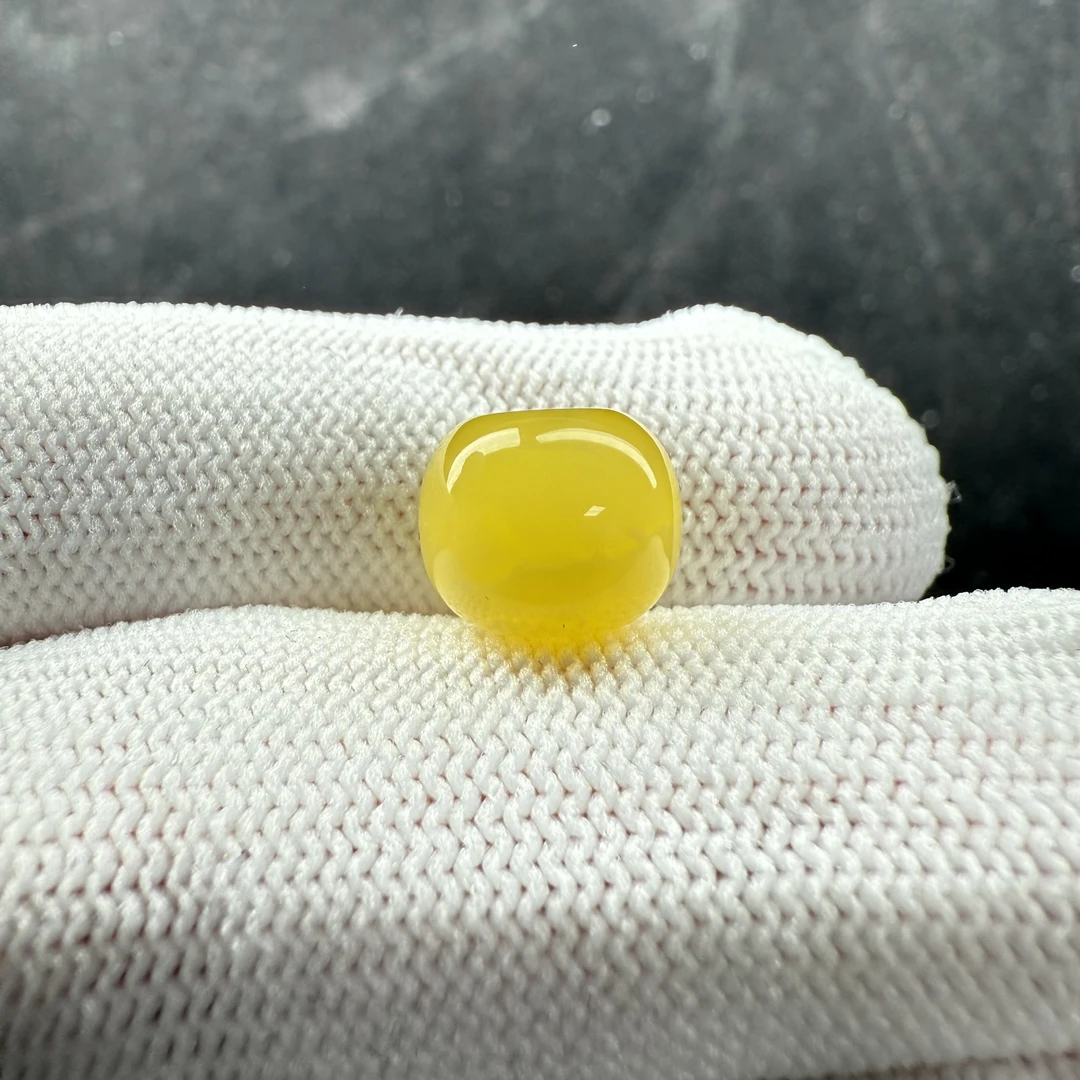 J8904天然原矿俄料蜜蜡 墩子老型10*8.2mm支持复检 假一发四