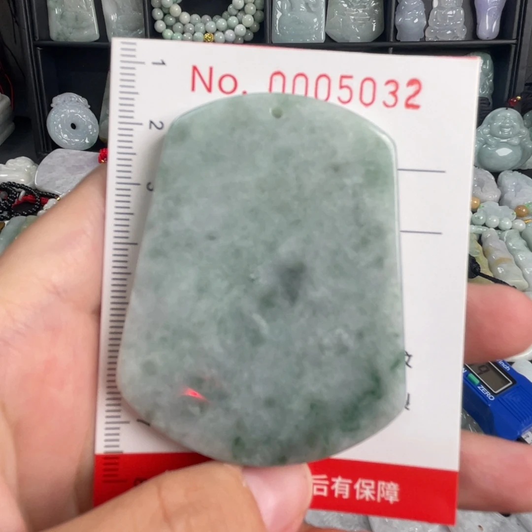 吊坠(不含链)未镶嵌翡翠微瑕