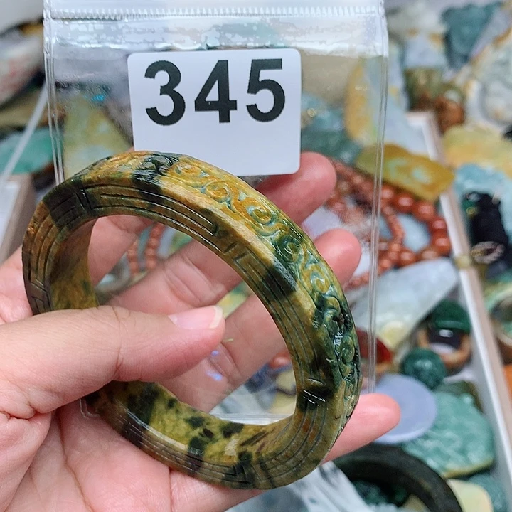 翡翠未镶嵌颈饰?****下翡翠