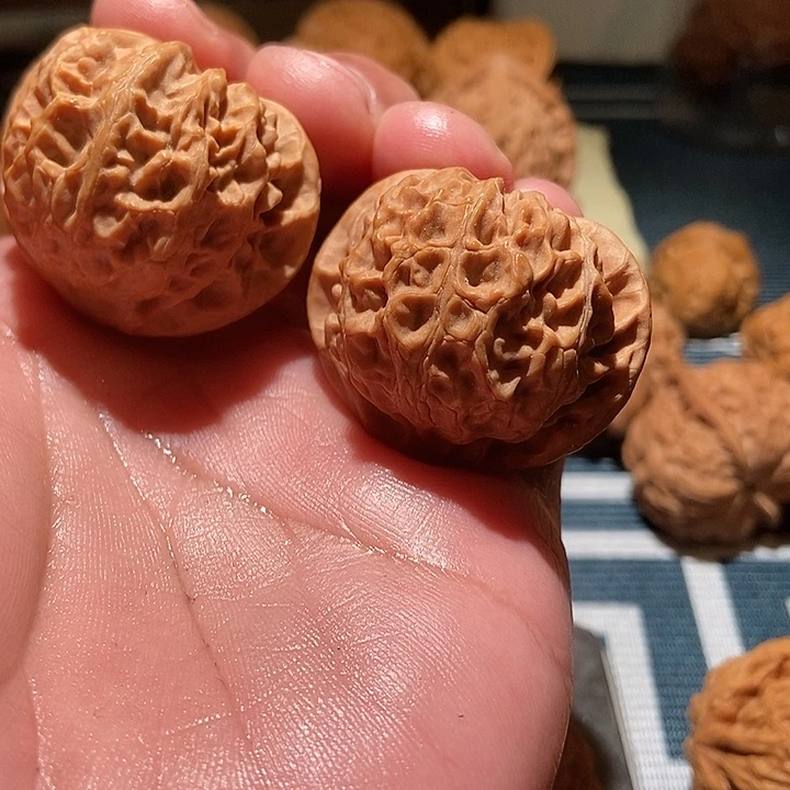 l***i吊坠文玩核桃宫灯全品