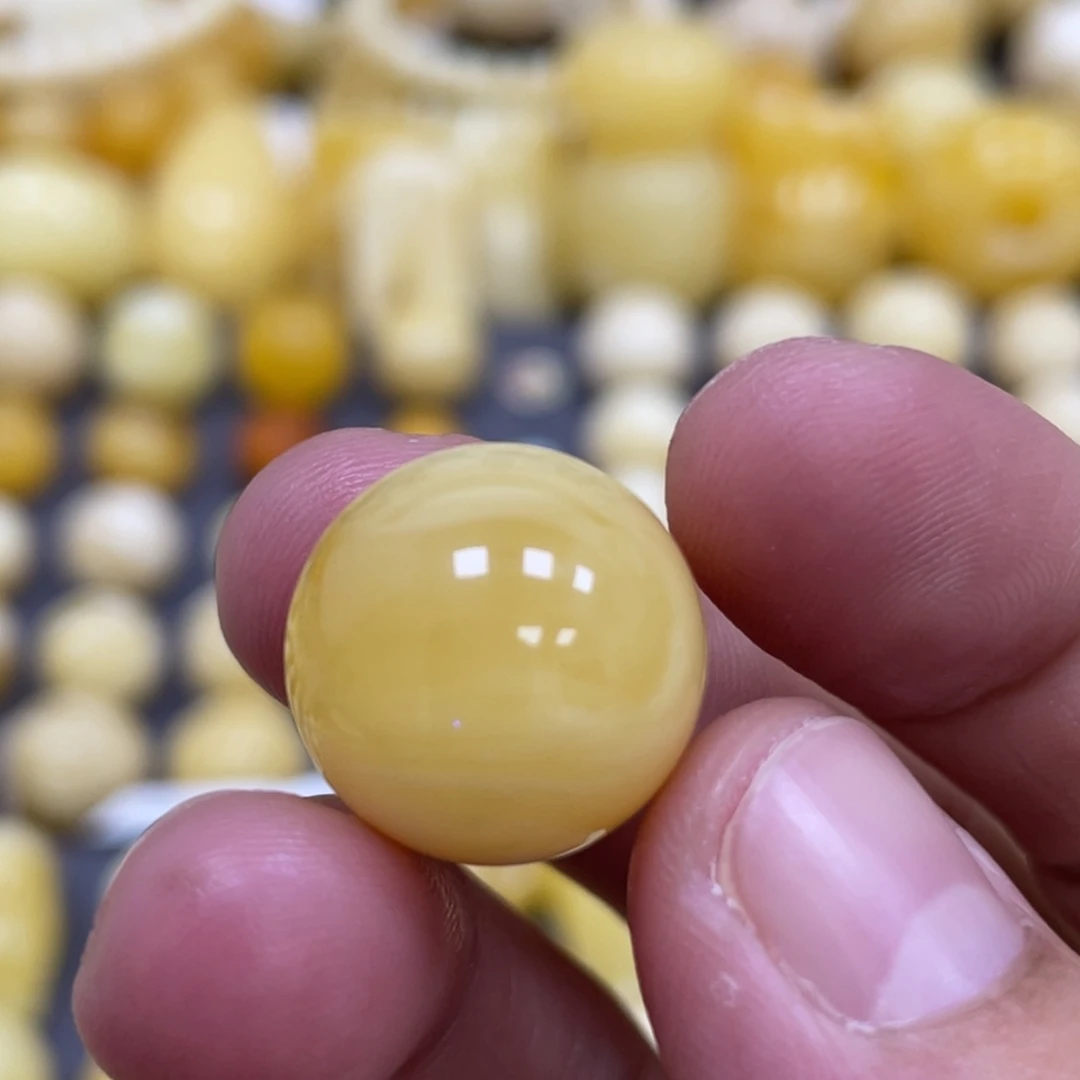 琥珀未镶嵌裸石16.8mm浓蜡