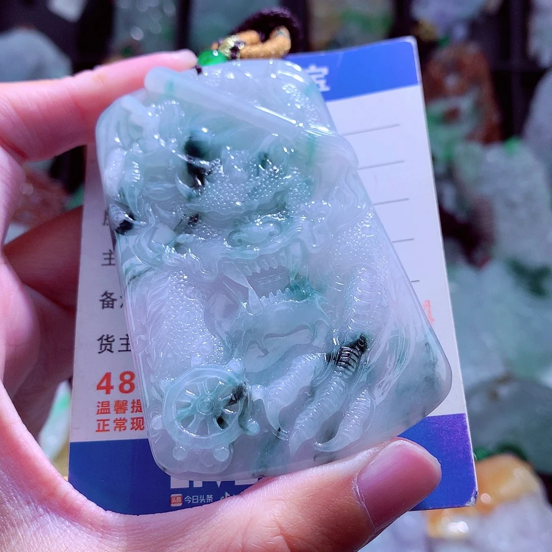 颈饰未镶嵌翡翠天然