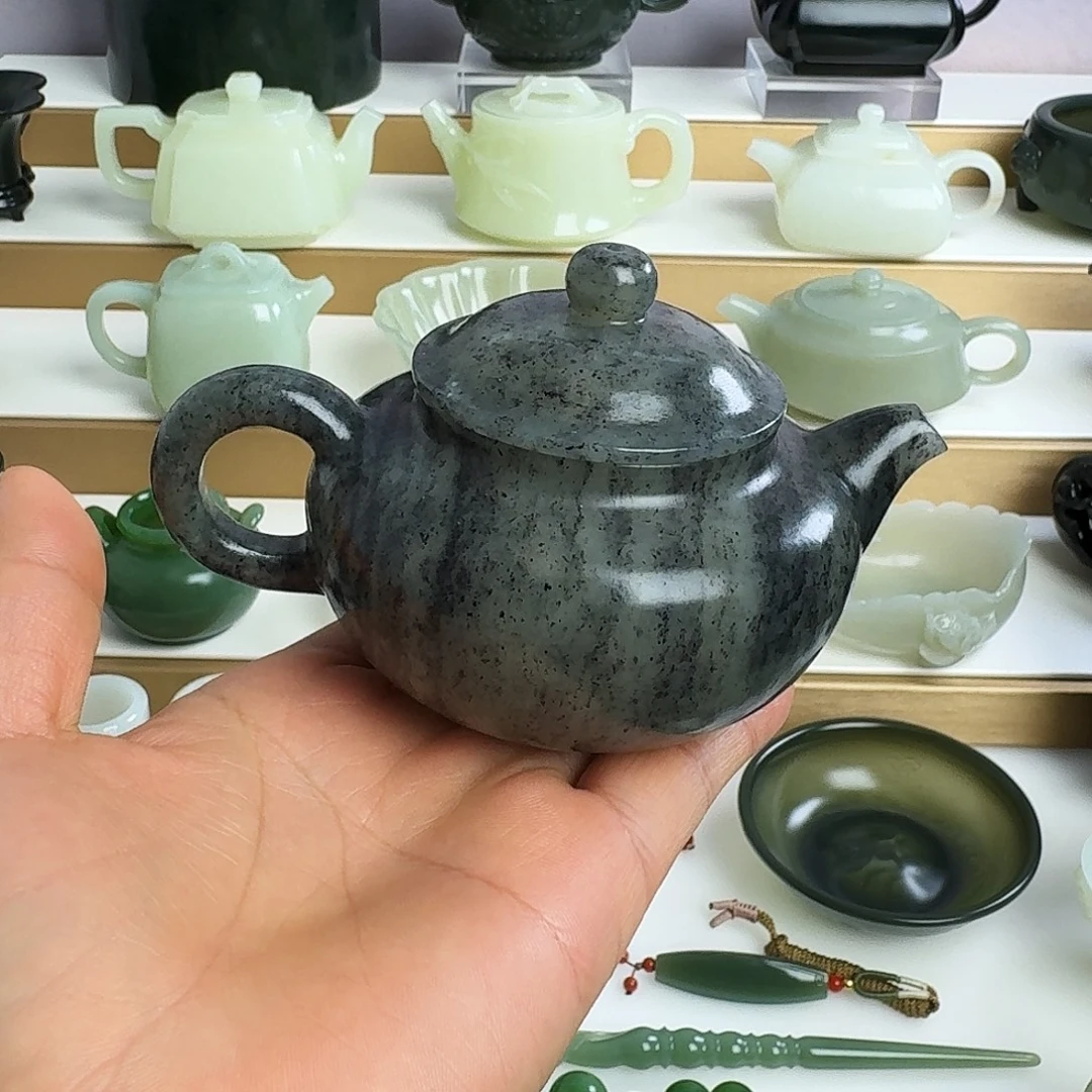 杨***间和田玉未镶嵌挂件