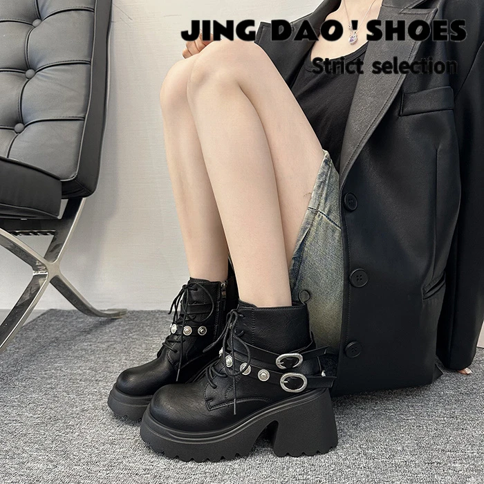 英伦风厚底增高马丁靴女2025秋冬新款时尚百搭复古超火短筒机车靴
