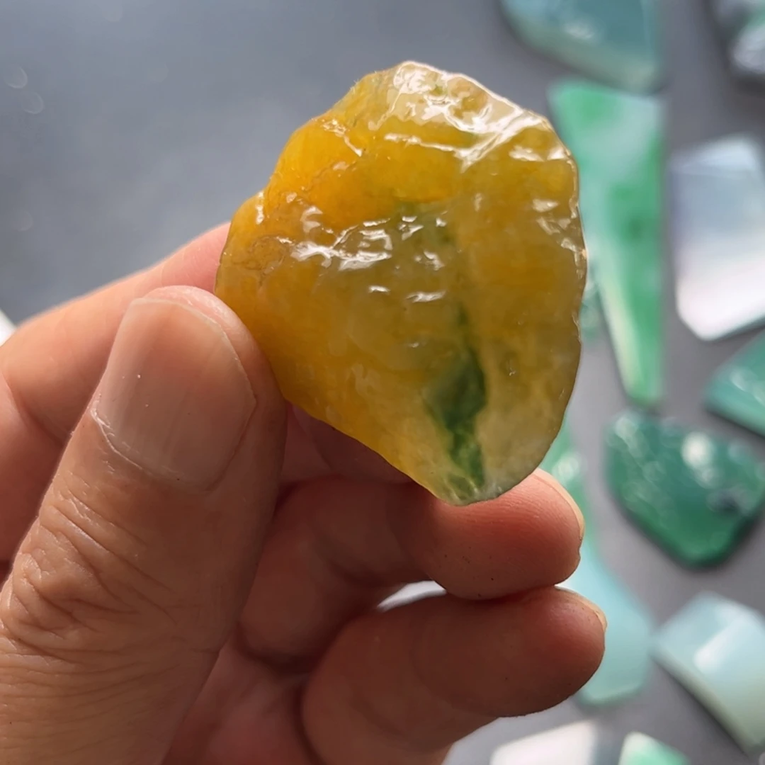 定制翡翠未镶嵌黄加绿