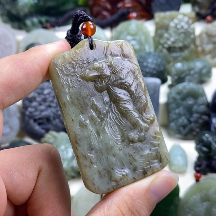 颈饰未镶嵌和田玉