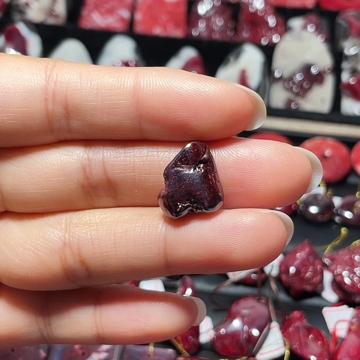 天然辰砂无根砂吊坠5.8克