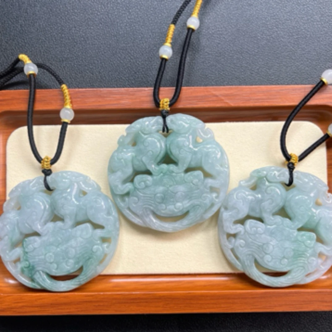 缅料翡翠镂空双面雕双貔貅（多样性发货发其一）仿古龙凤呈祥