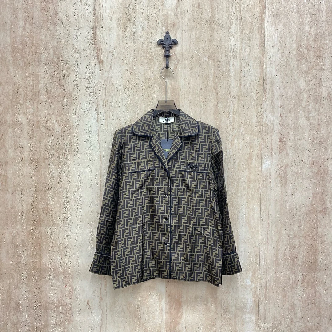 全新未使用 FENDI/芬迪 刺绣字母logo真丝衬衫/38码/33500