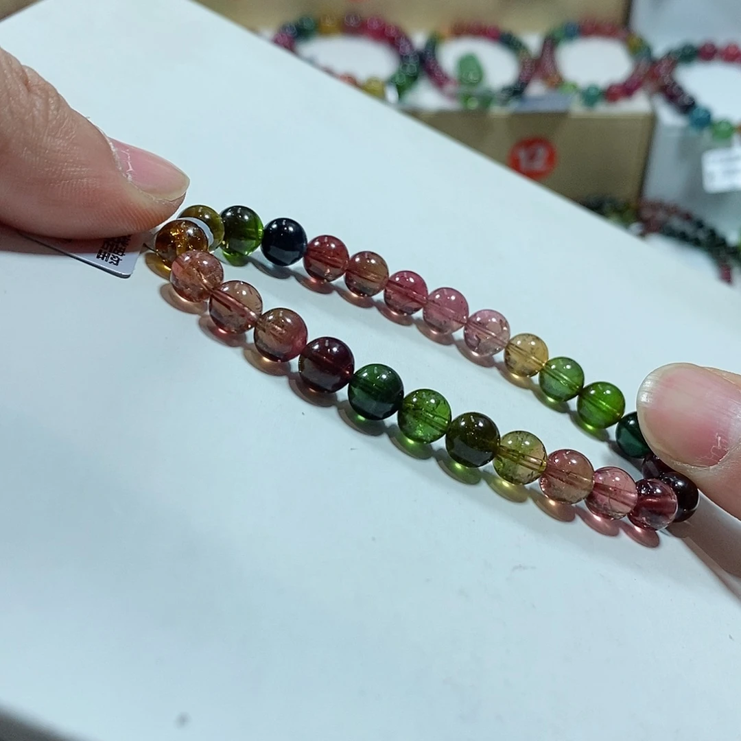 碧玺多样性未镶嵌薛*