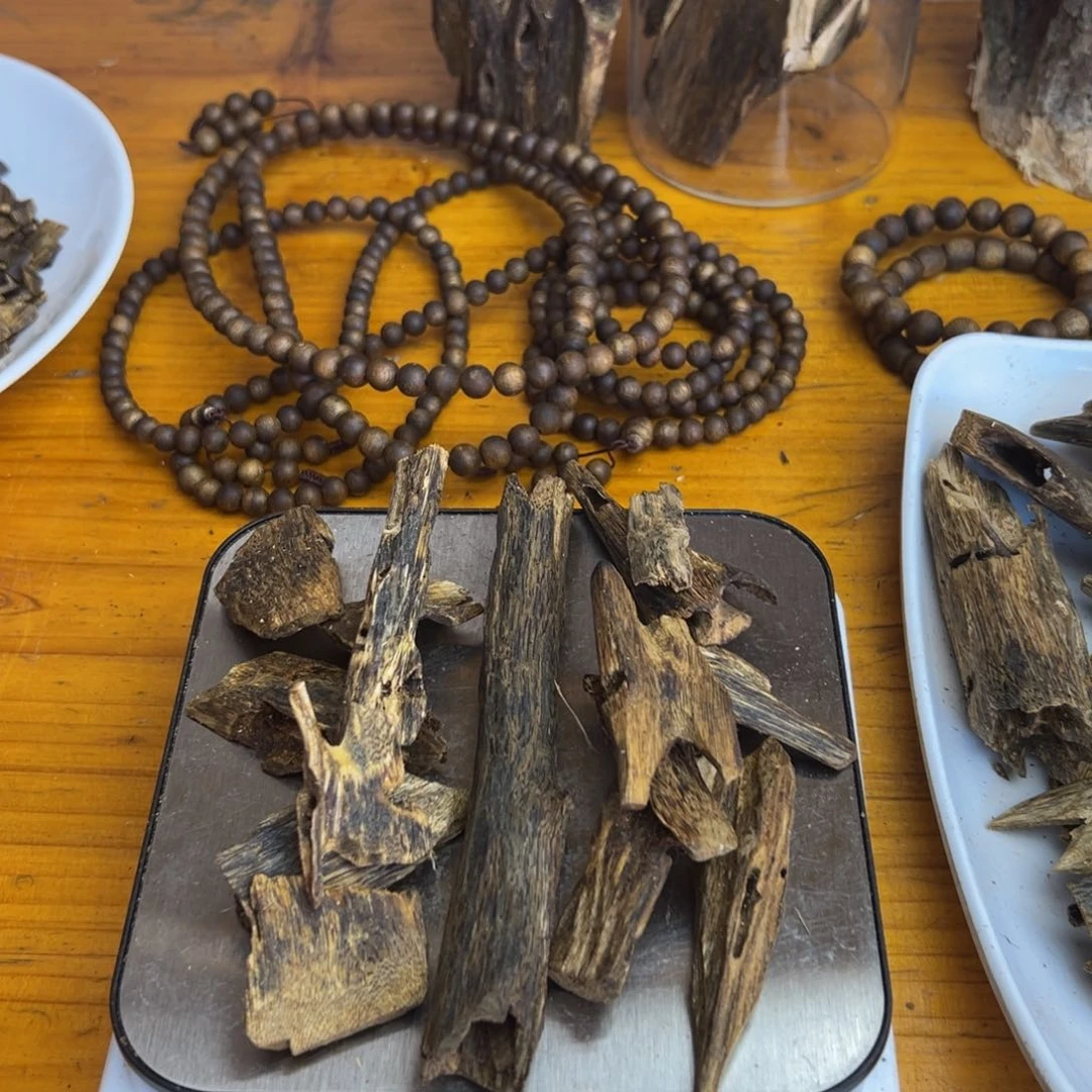 沉香碎屑沉香沉香椅楠虫漏