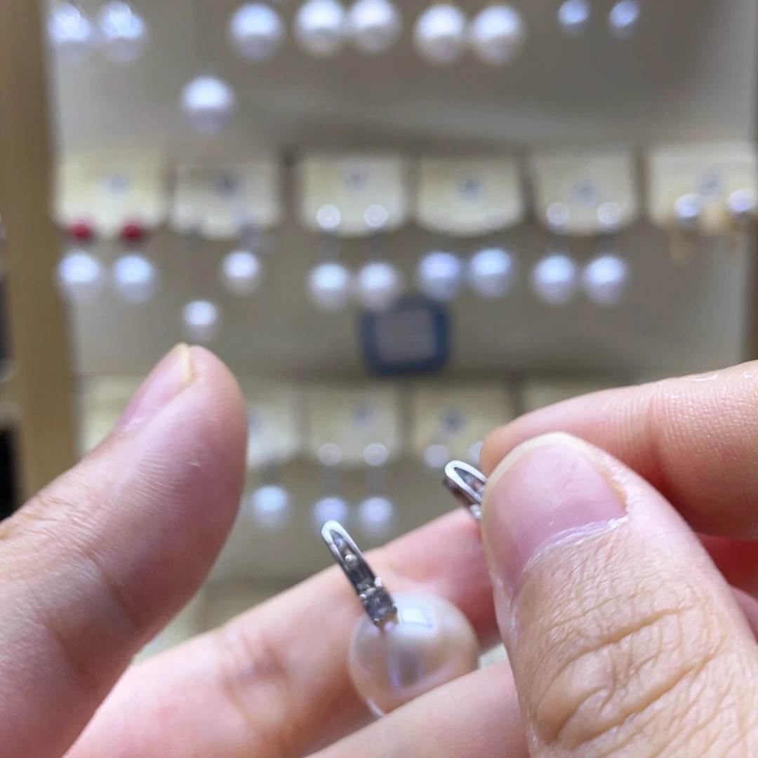 银S925镶嵌耳饰淡水珍珠