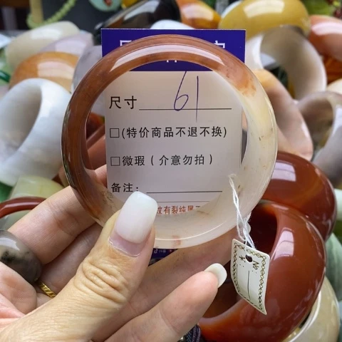 未镶嵌手镯石英质玉