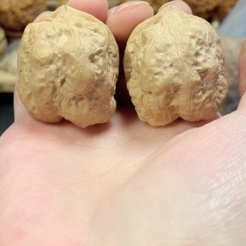 文玩核桃把件劲霸天下带彩41