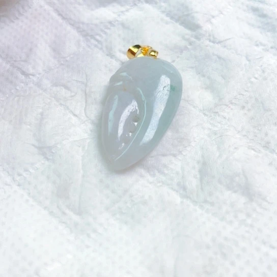 翡翠颈饰未镶嵌天****远吊坠