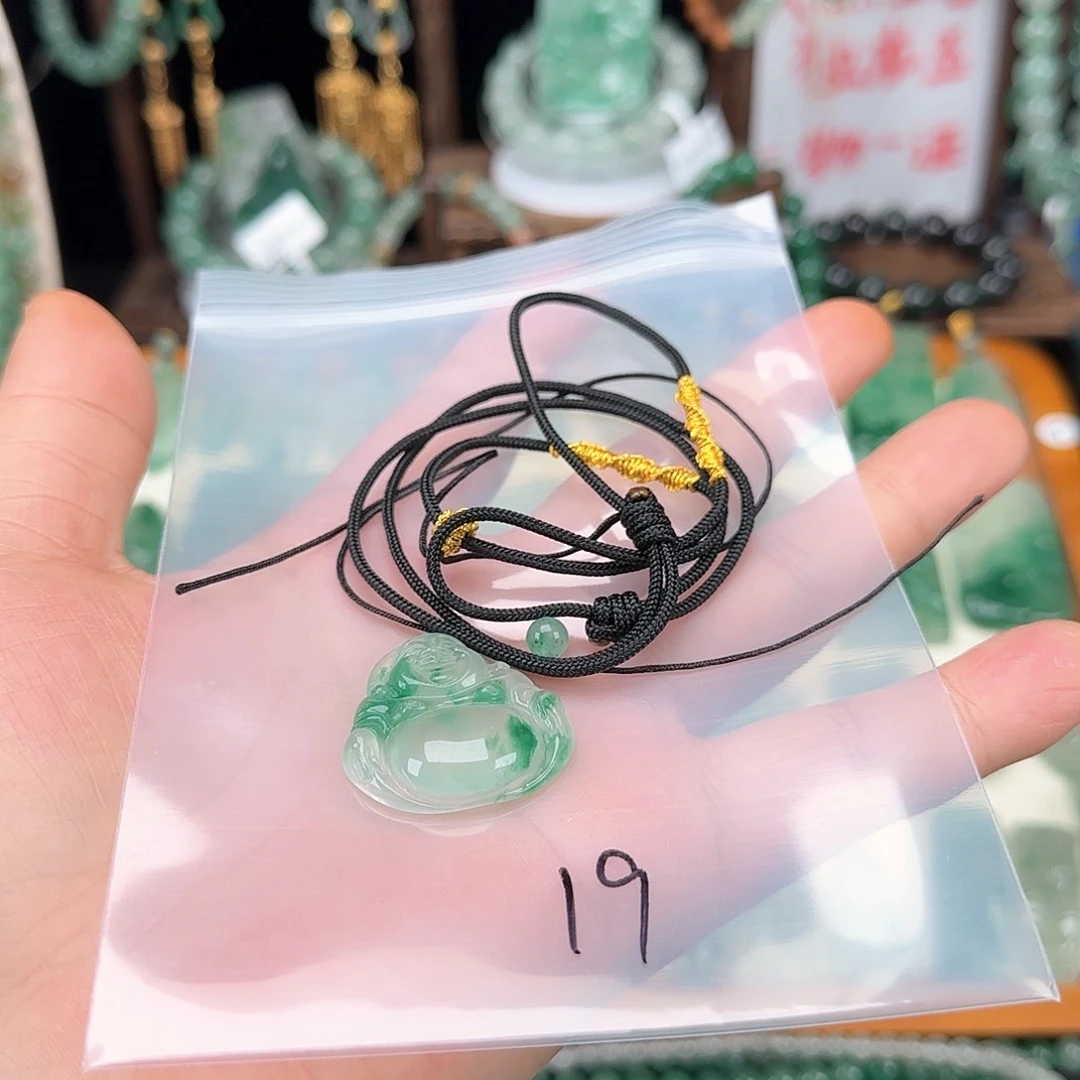 石英质玉颈饰未镶嵌巴***印