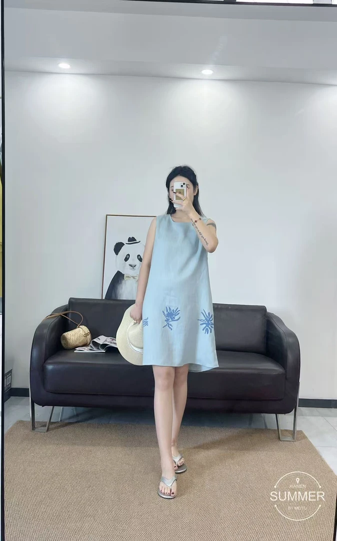 2025夏季无袖无感印花夏季纯色圆领连衣裙休闲旗袍开叉富婆风