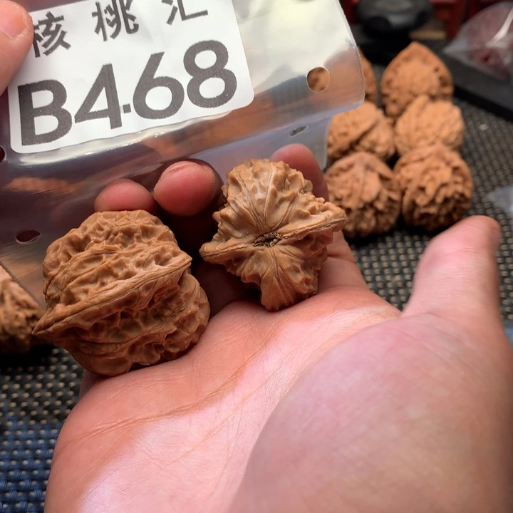 千****文玩核桃吊坠白蛇骨