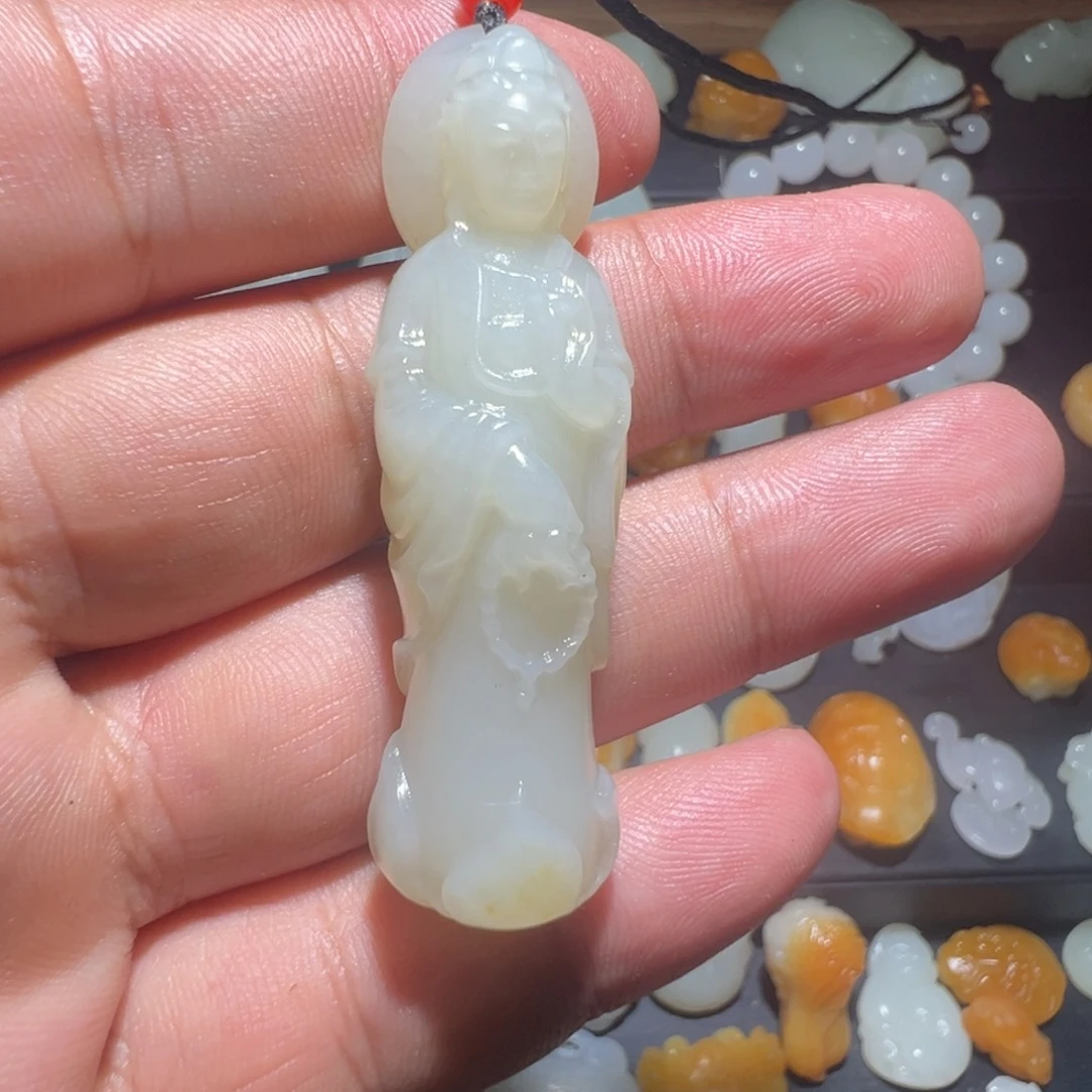 和田玉未镶嵌颈饰刘**?