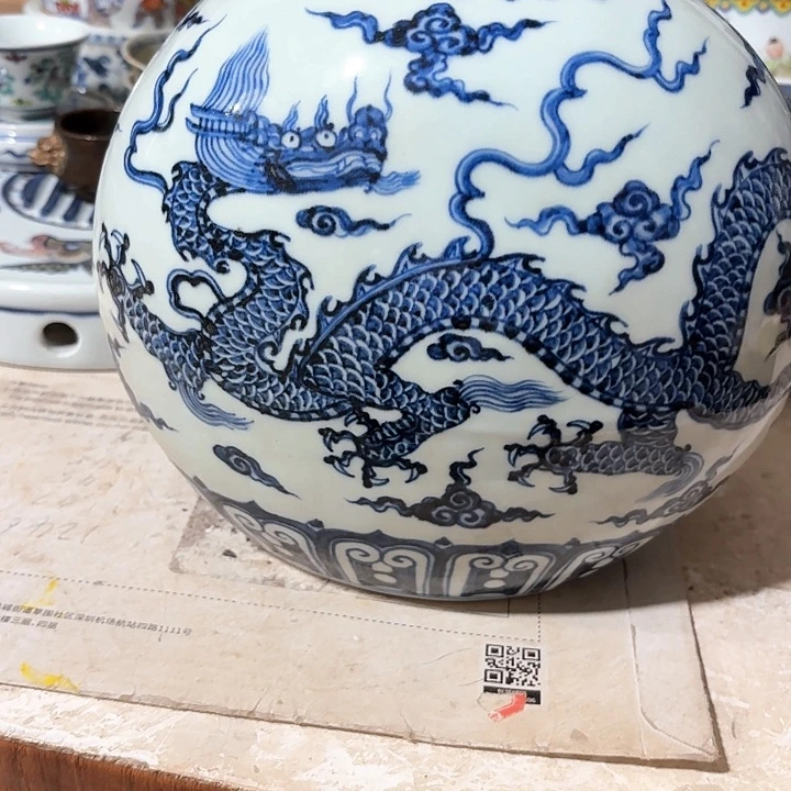 精品陶瓶青花一个