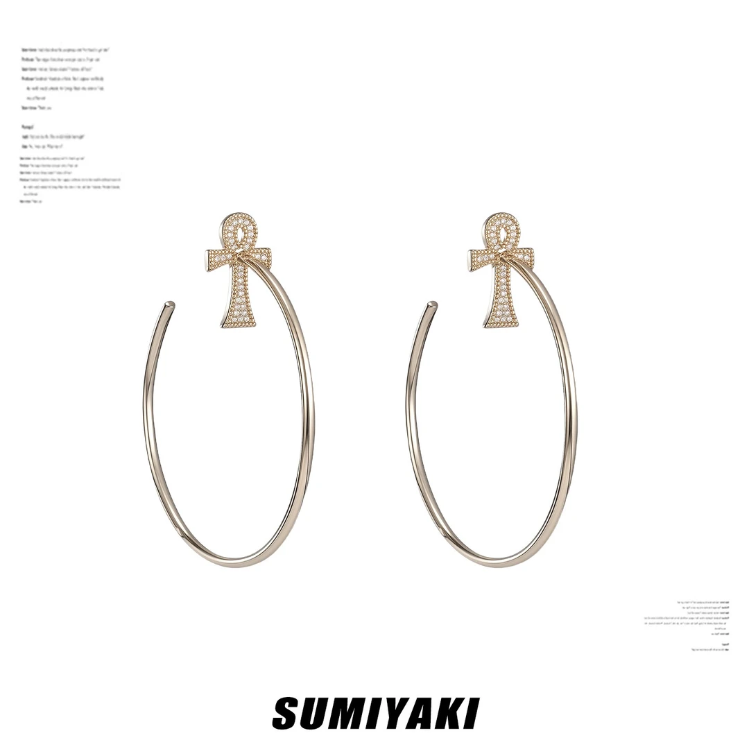 铜合金合成锆石耳饰 SUMIYAKI 满钻安卡十字架大耳圈 显瘦显脸小