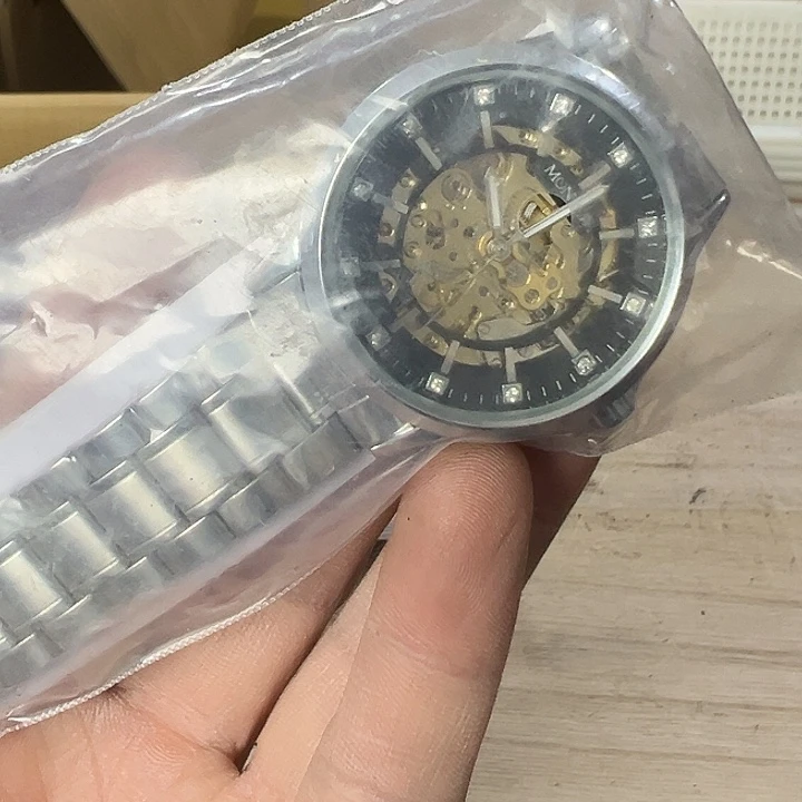 蘇***苝你在干嘛呢我在外面等你